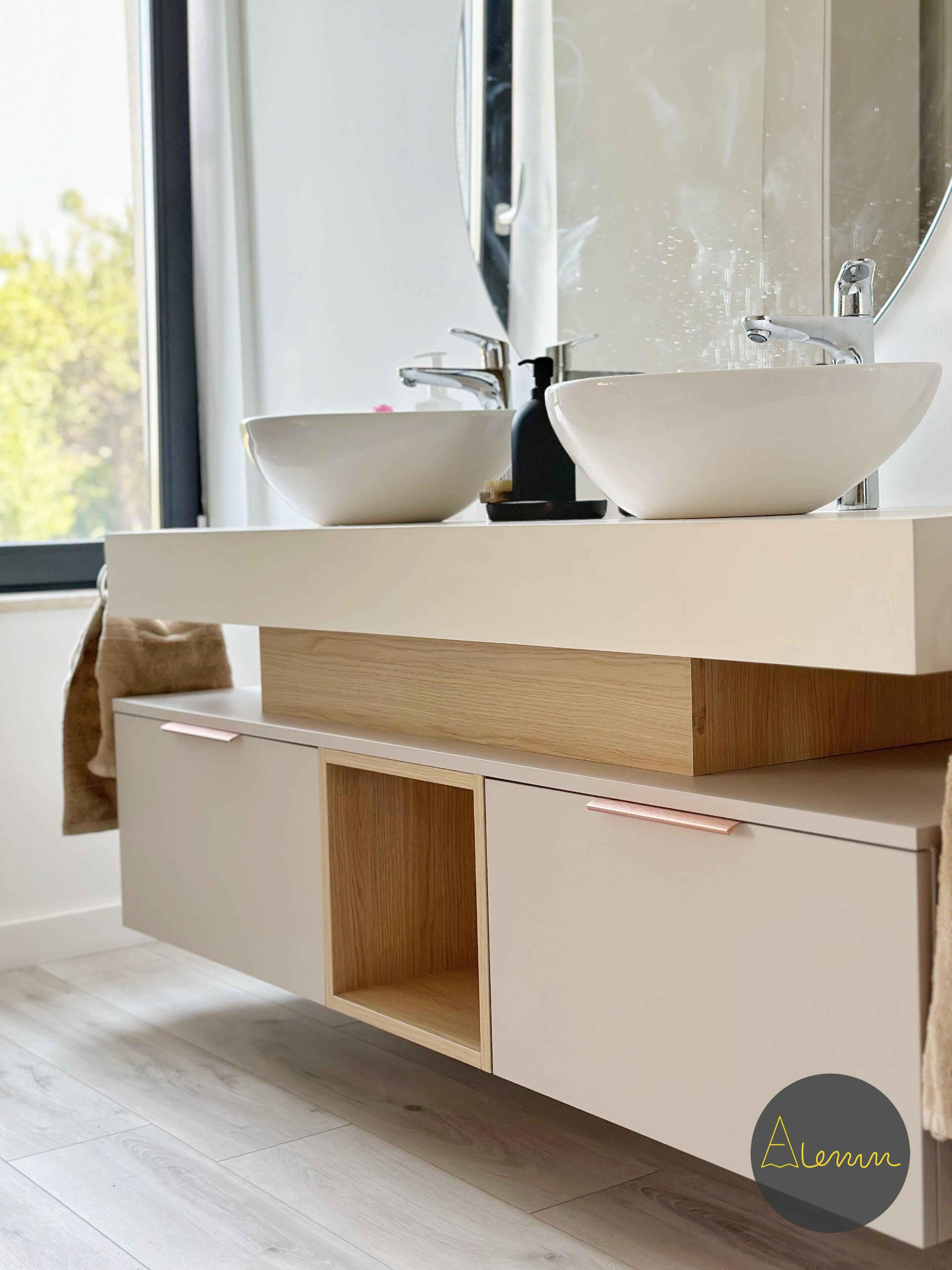 poza cu o mobila la comanda Baia Mare