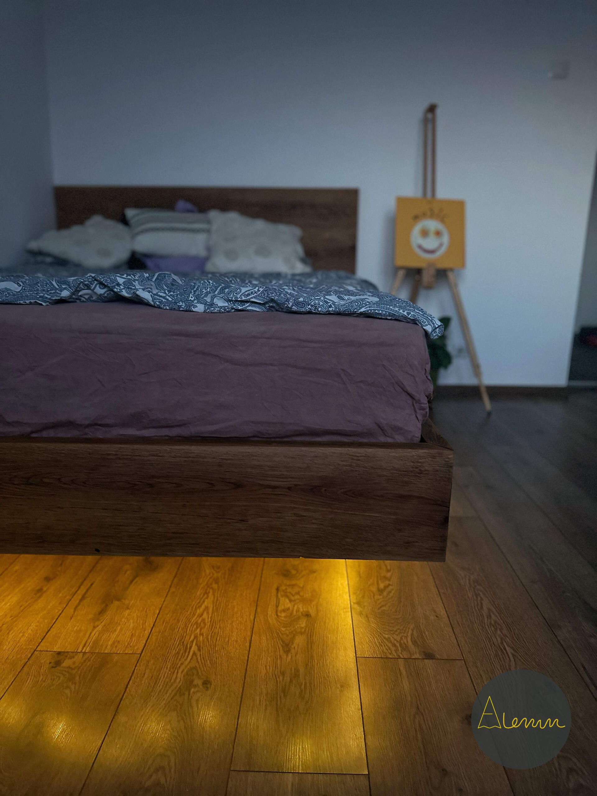 poza cu un Pat Tapitat Ploiesti